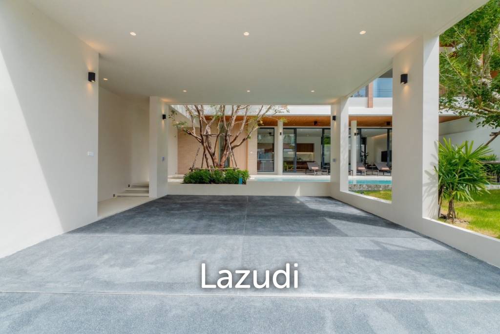 A luxurious 3-Bedroom Pool villa near Rawai Beach
