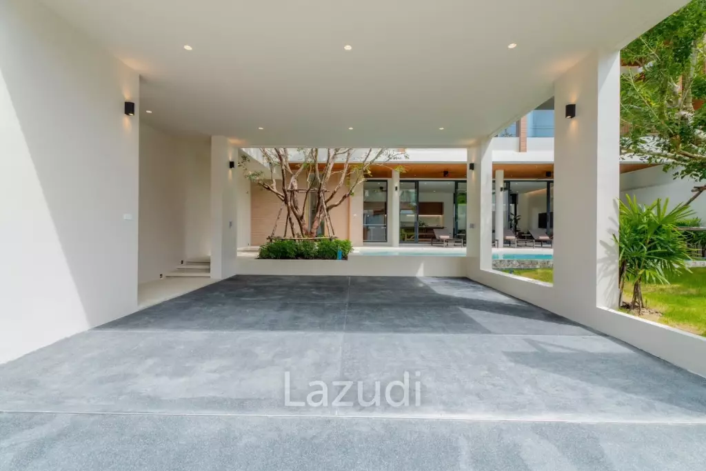 A luxurious 3-Bedroom Pool villa near Rawai Beach