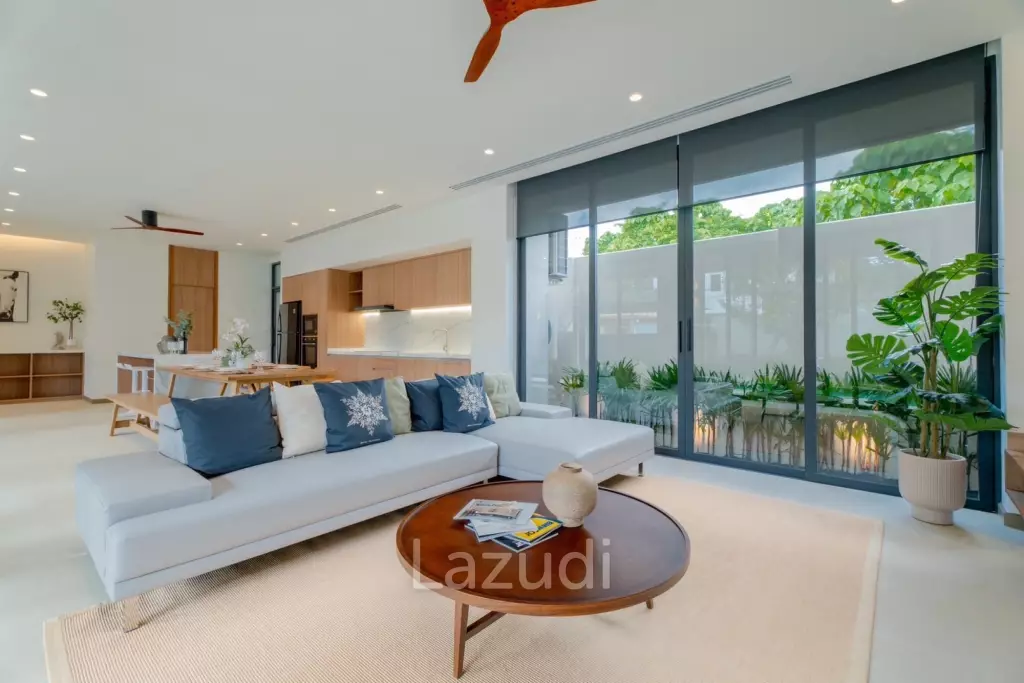 A luxurious 3-Bedroom Pool villa near Rawai Beach