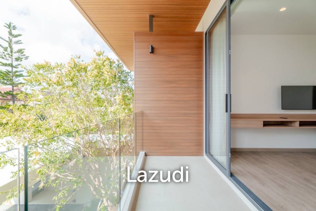A luxurious 3-Bedroom Pool villa near Rawai Beach