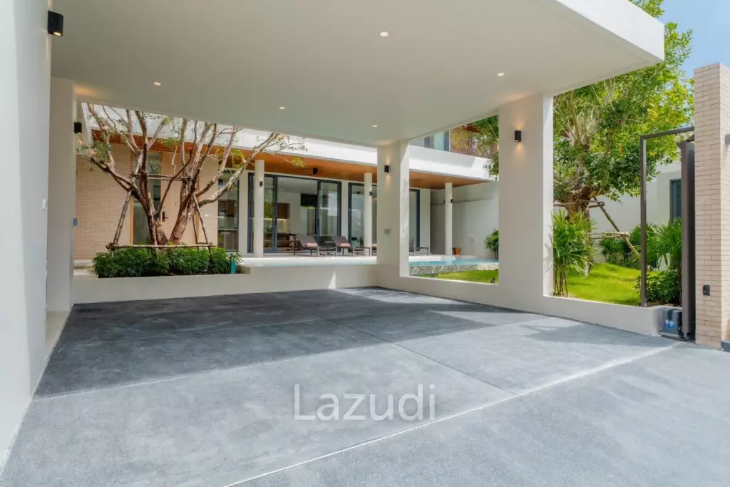 A luxurious 3-Bedroom Pool villa near Rawai Beach