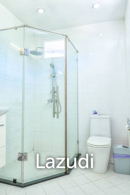 50m to the Beach, Townhouse with Private Pool in Bang Por