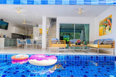 50m to the Beach, Townhouse with Private Pool in Bang Por