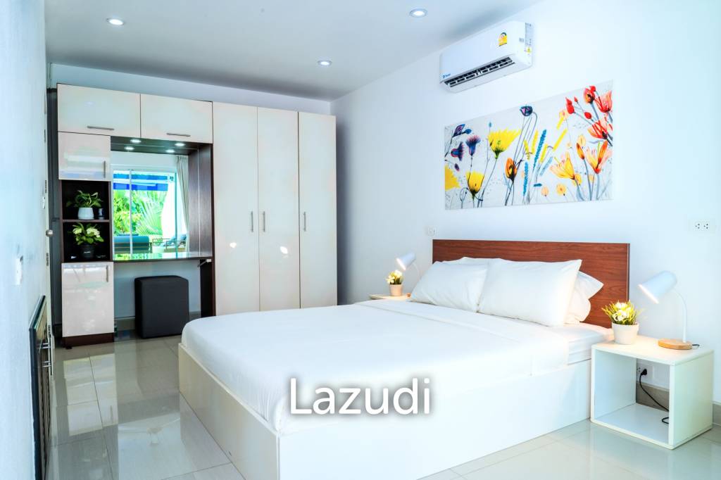 50m to the Beach, Townhouse with Private Pool in Bang Por