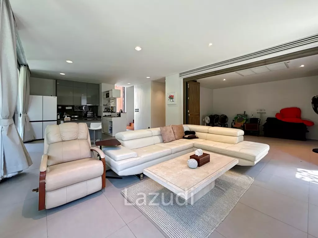 Baan Samranlom : 3 Bedroom Beachfront Villa