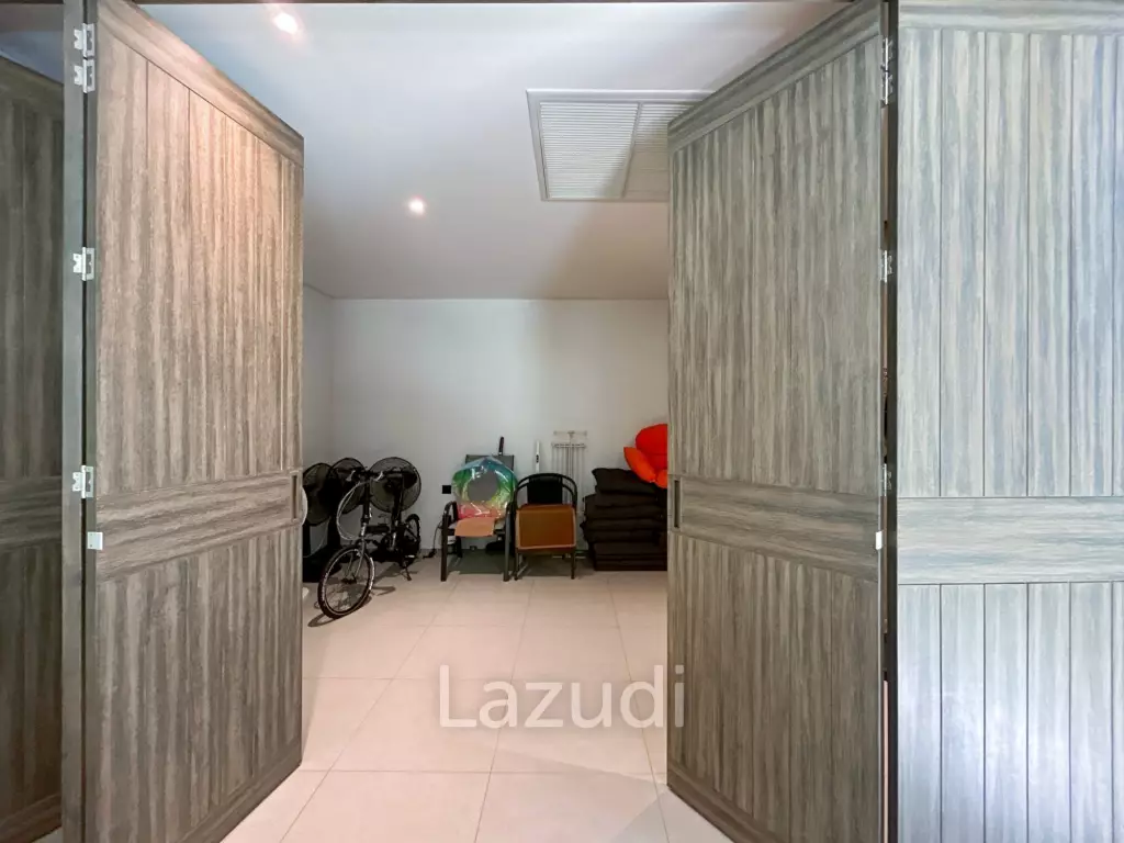 Baan Samranlom : 3 Bedroom Beachfront Villa