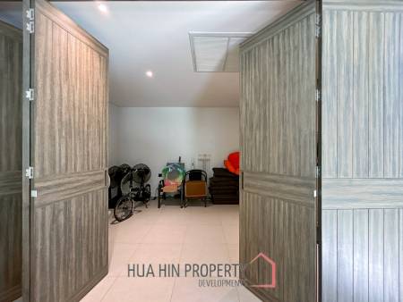 Baan Samranlom : 3 Bedroom Beachfront Villa