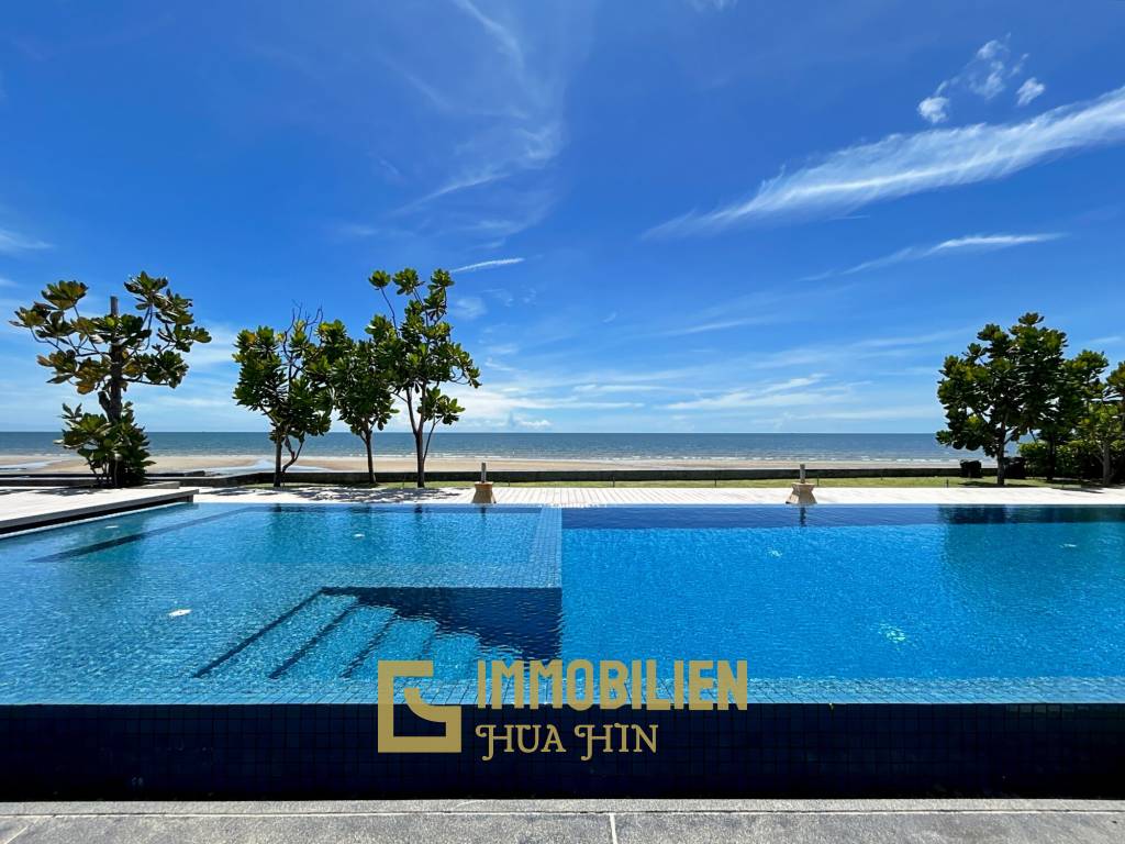 Baan Samranlom : 3 Bedroom Beachfront Villa