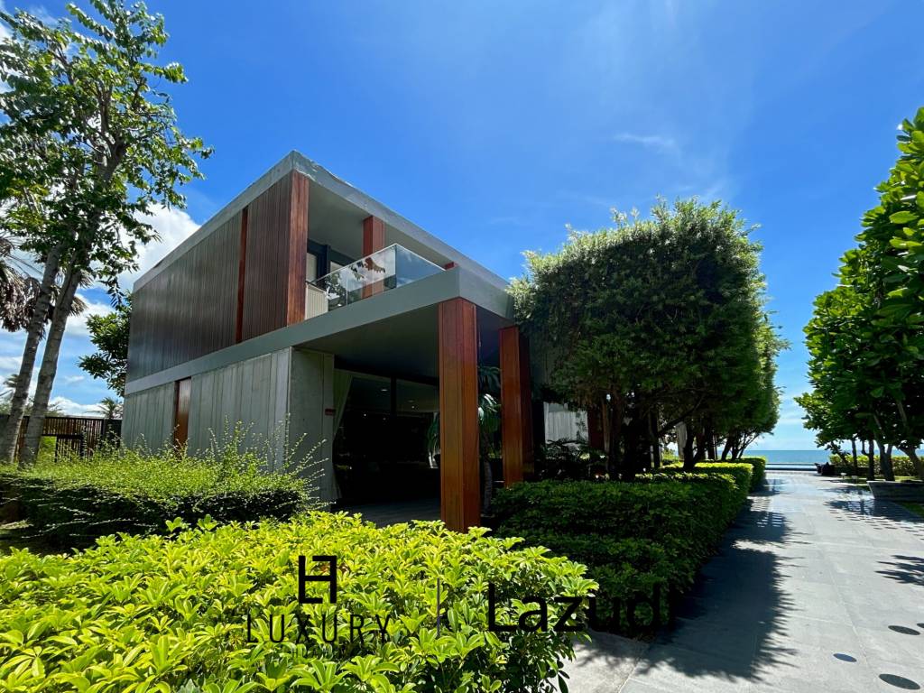 Baan Samranlom : 3 Bedroom Beachfront Villa