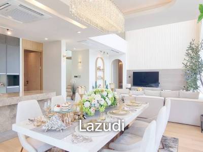 5 Bedrooms 7 Bathrooms 520 SQ.M. Manruetra pura