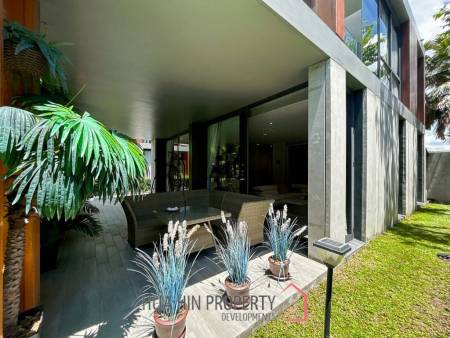 Baan Samranlom: 3 Bedroom Beachfront Villa