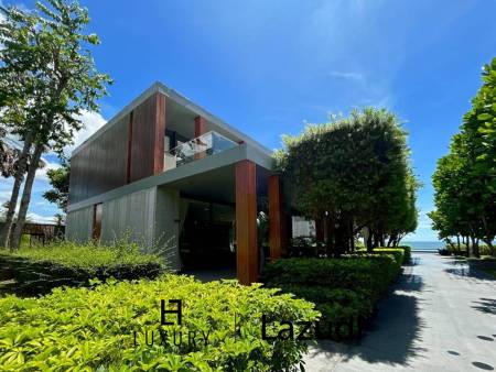 Baan Samranlom: 3 Bedroom Beachfront Villa