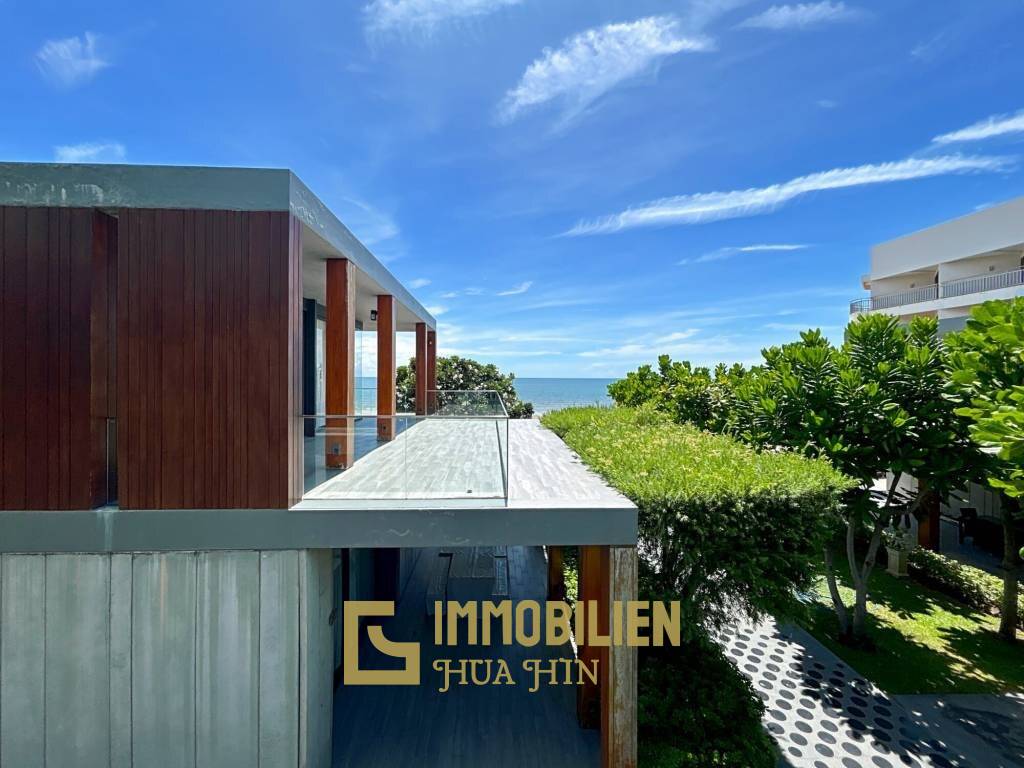 Baan Samranlom: 3 Bedroom Beachfront Villa