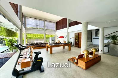 EXPANSIVE COASTAL VILLA WITH MODERN AMENITIES IN BINGIN