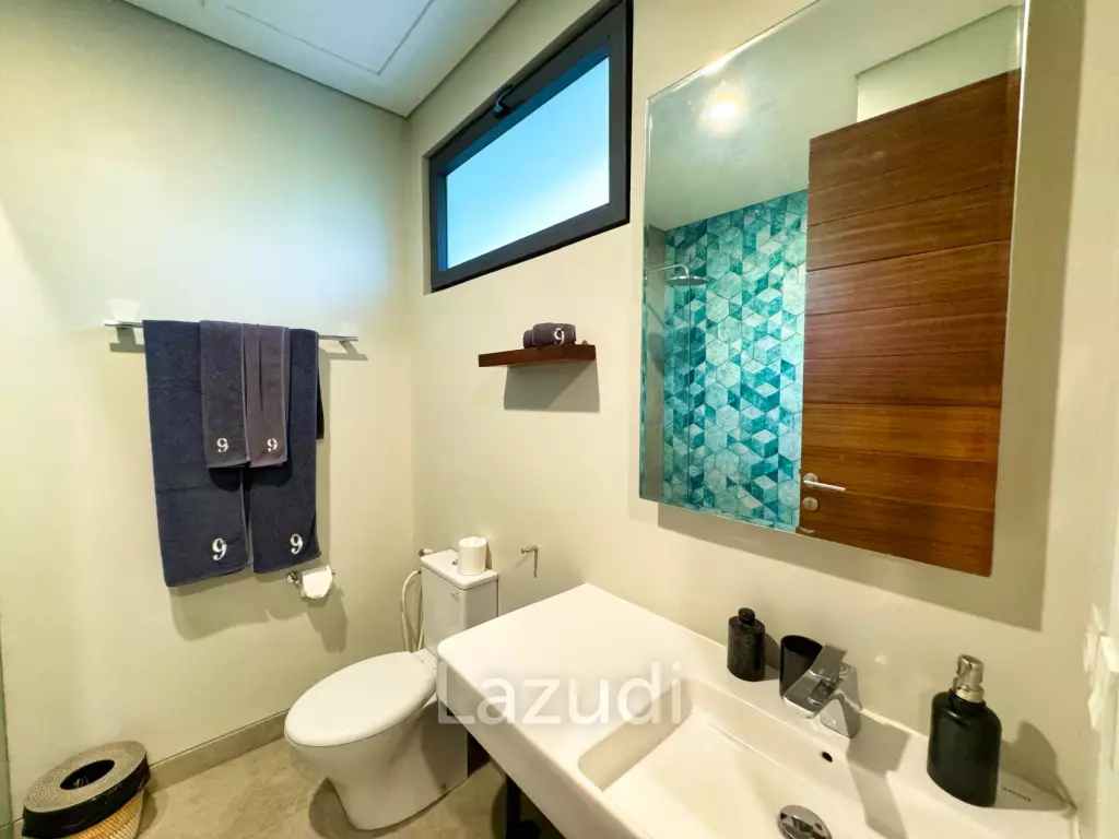 EXPANSIVE COASTAL VILLA WITH MODERN AMENITIES IN BINGIN