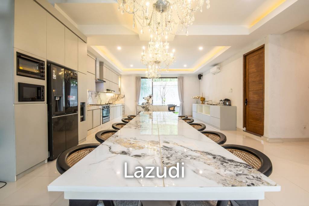 Exquisite 6+1 Bedroom Luxury Villa with Rooftop in GWK Area