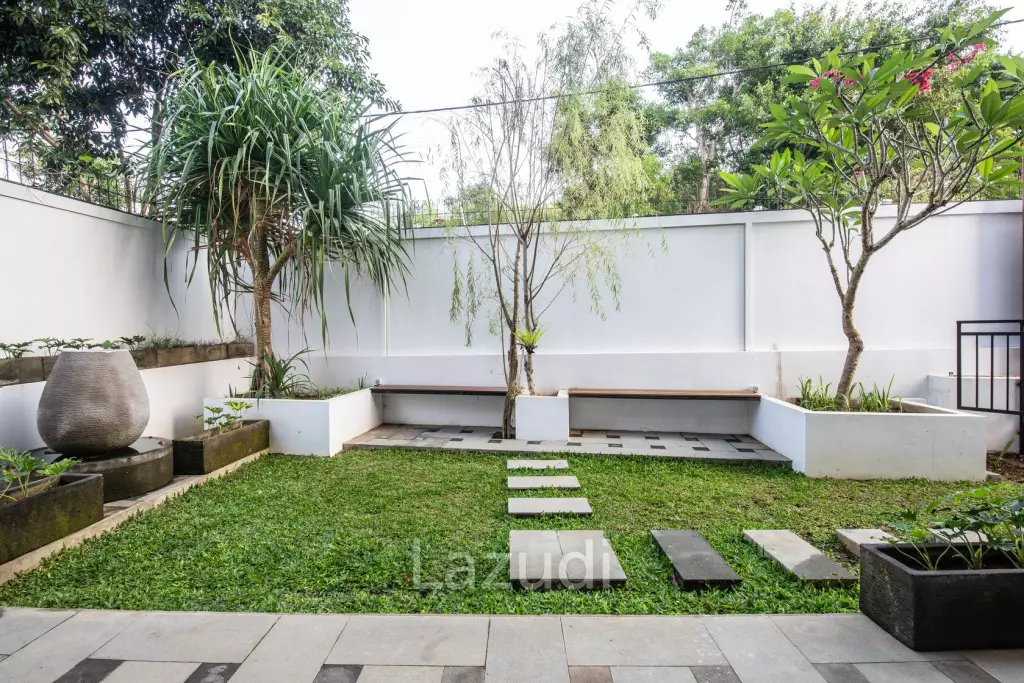 Exquisite 6+1 Bedroom Luxury Villa with Rooftop in GWK Area