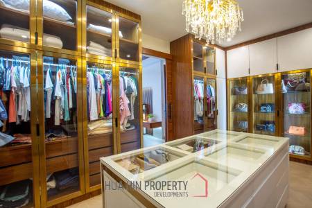 Magnificent villa with 5 bedrooms and 6 bathrooms