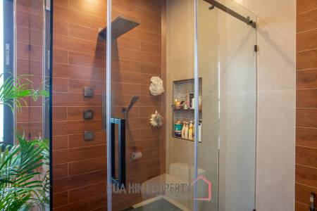 Magnificent villa with 5 bedrooms and 6 bathrooms