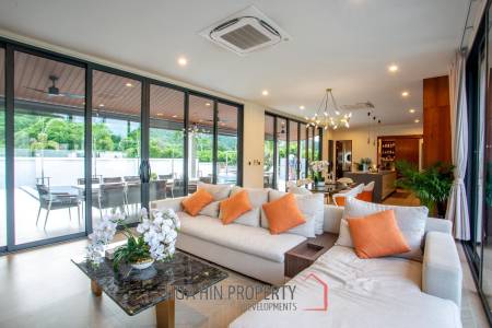 Magnificent villa with 5 bedrooms and 6 bathrooms