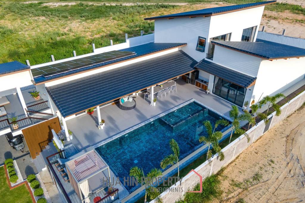 Magnificent villa with 5 bedrooms and 6 bathrooms