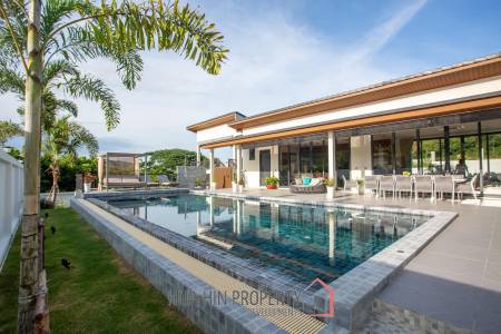 Magnificent villa with 5 bedrooms and 6 bathrooms