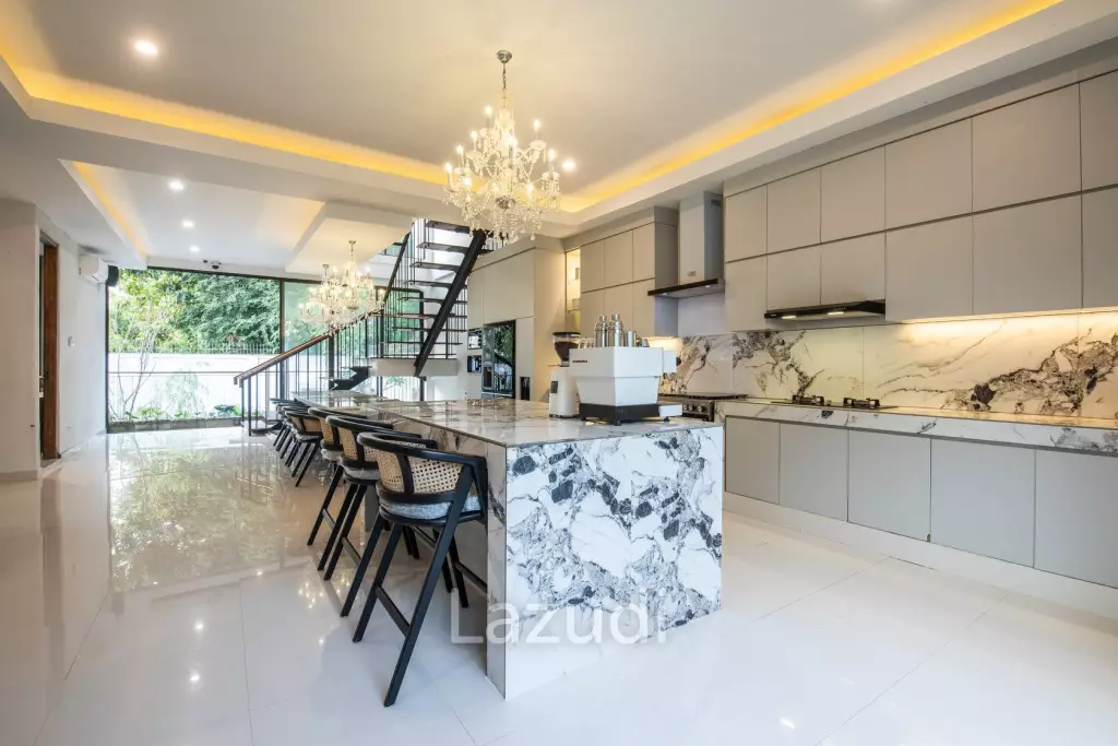 Exquisite 6+1 Bedroom Luxury Villa with Rooftop in GWK Area