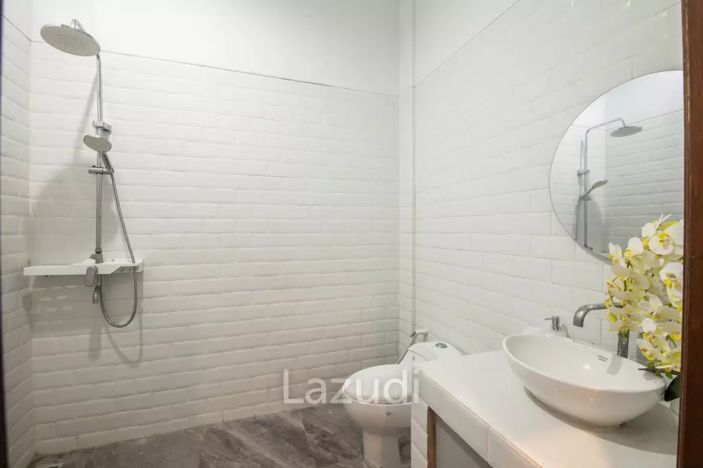 Exquisite 6+1 Bedroom Luxury Villa with Rooftop in GWK Area