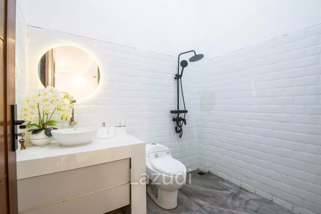 Exquisite 6+1 Bedroom Luxury Villa with Rooftop in GWK Area