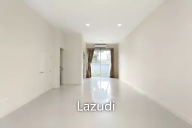 3 Bed 3 Bath 180 SQ.M. Baan Klang Muang S-Sence Srinakrin