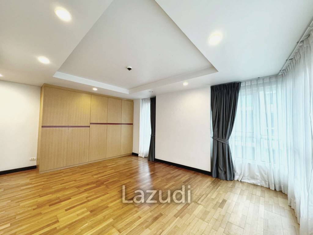 3 Bed 3 Bath 166.70 SQ.M Avenue 61 Condominium