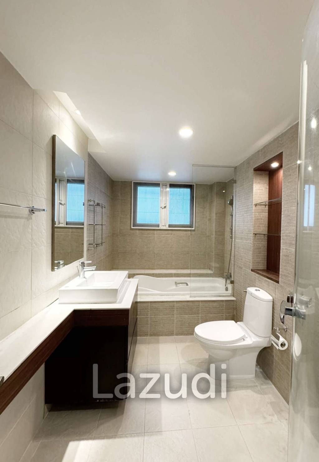 3 Bed 3 Bath 166.70 SQ.M Avenue 61 Condominium