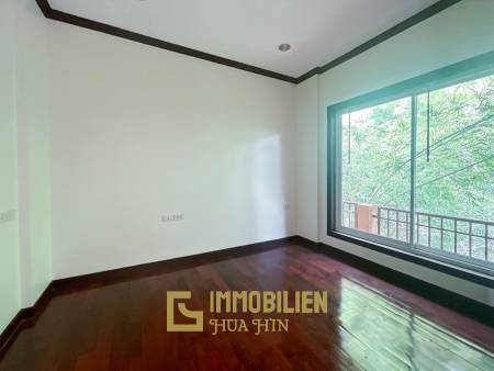 Freistehende Pool Villa mit 3 Schlafzimmern in Soi 102