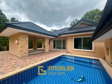 Freistehende Pool Villa mit 3 Schlafzimmern in Soi 102