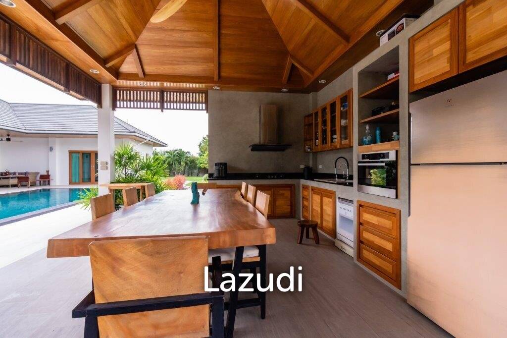 1,324 ตร.ม 3 เตียง 4 อาบน้ำ วิลล่า For ขาย