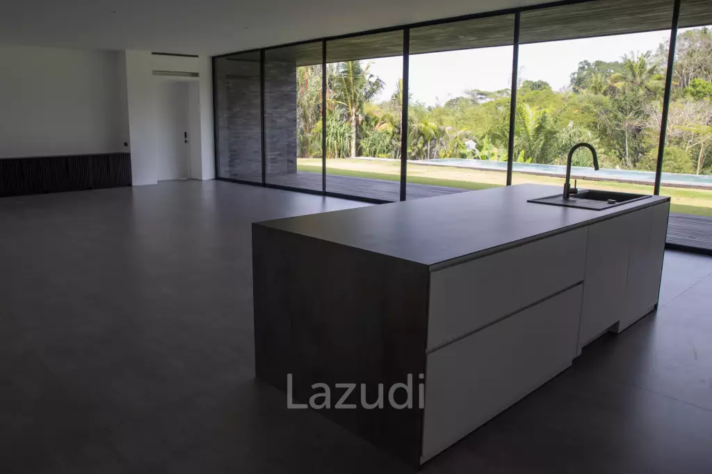 RIVERFRONT VILLA WITH JUNGLE AND RICE FIELDS VIEWS