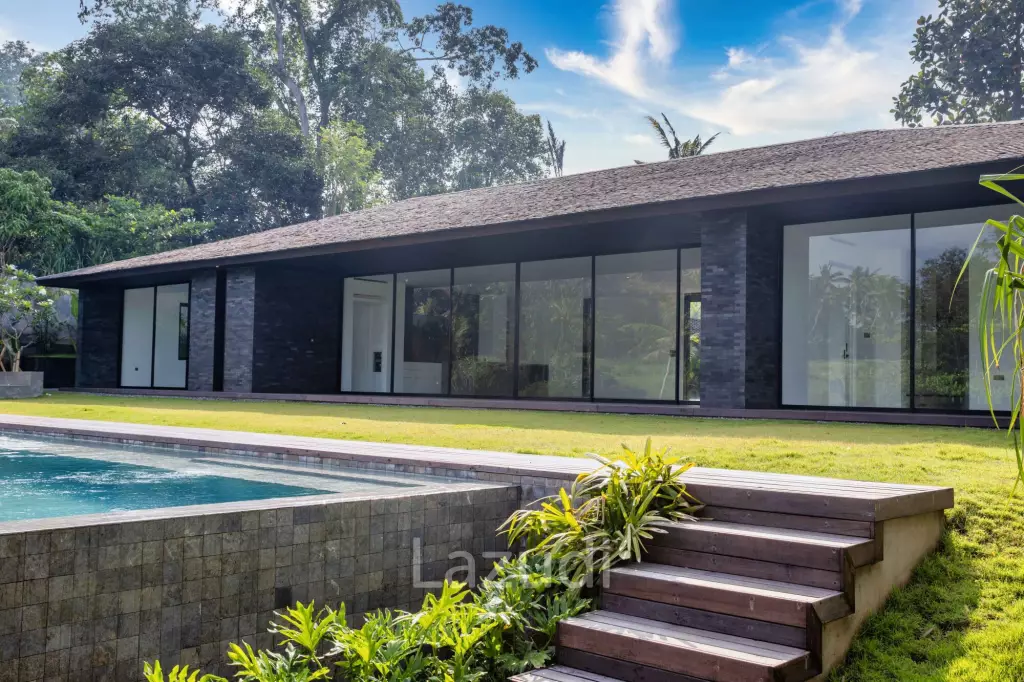 RIVERFRONT VILLA WITH JUNGLE AND RICE FIELDS VIEWS