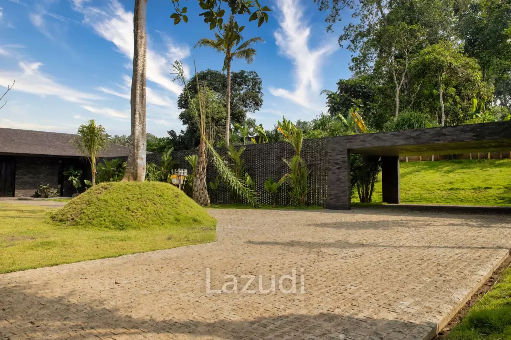 RIVERFRONT VILLA WITH JUNGLE AND RICE FIELDS VIEWS