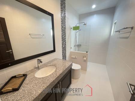 Emerald Scenery: Extremely well maintained villa with 3 bedrooms and 2 bathrooms