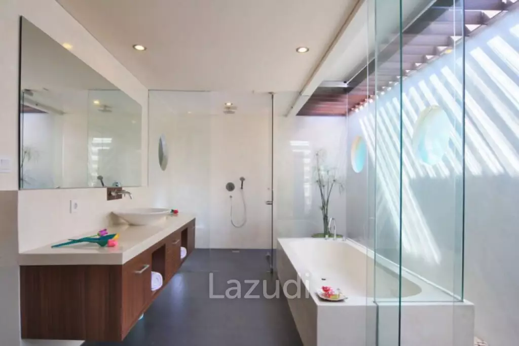 Four Bedroom Villa in Gated Complex