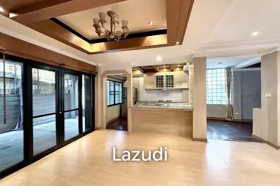 6 Bed 6 Bath 500 SQ.M Townhouse in Thonglor