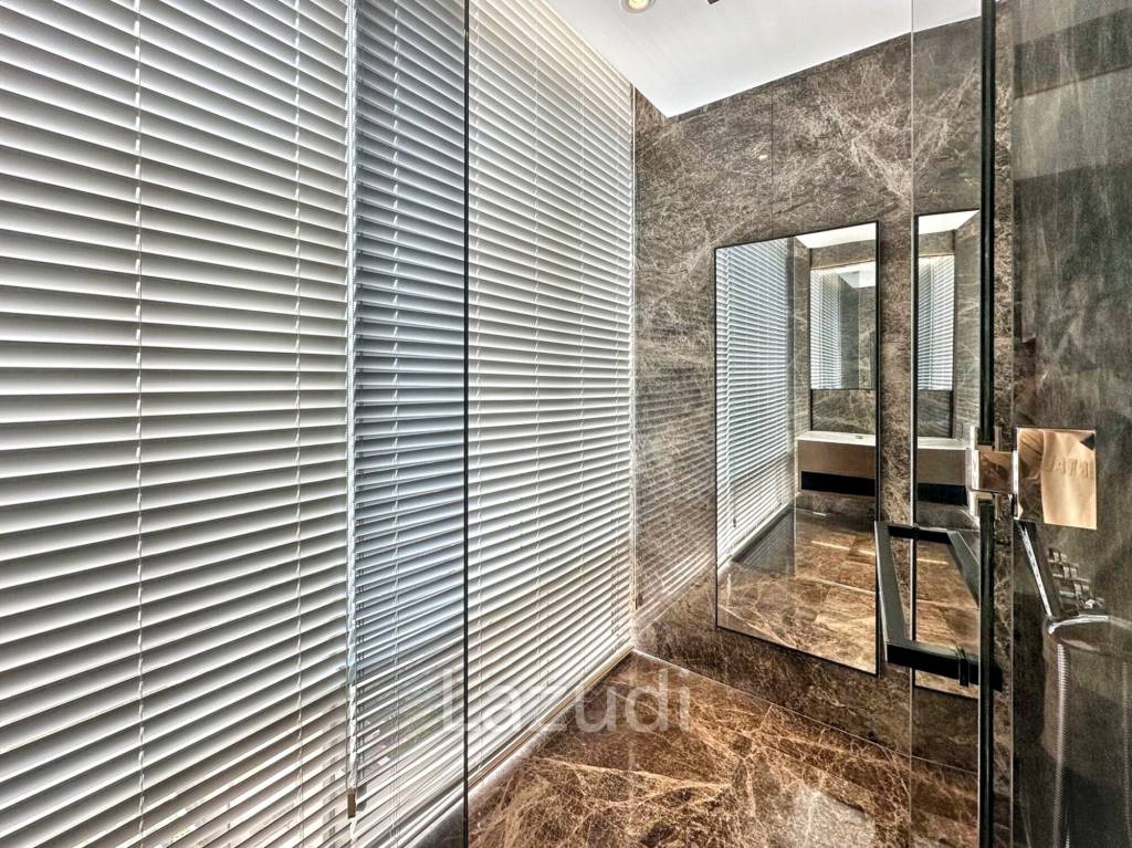 Luxurious Penthouse 386 SQ.M at 185 Rajadamri