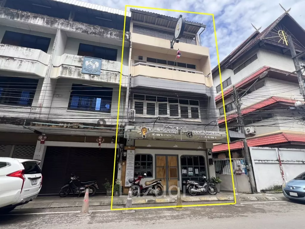 ขายตึก/อาคารพาณิชย์ 4 ห้องนอนใกล้กับกาดหลวง โซนขายผ้า