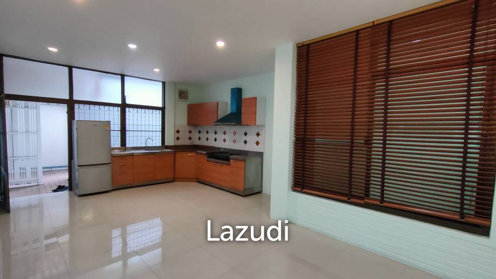 Prime Location Home Office for rent in Sukhumvit 49