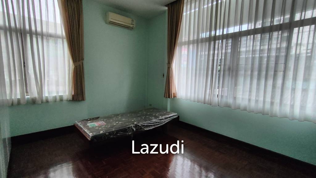 Prime Location Home Office for rent in Sukhumvit 49