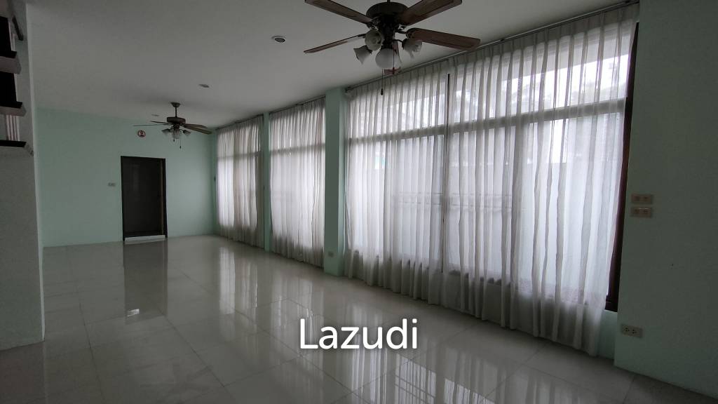Prime Location Home Office for rent in Sukhumvit 49
