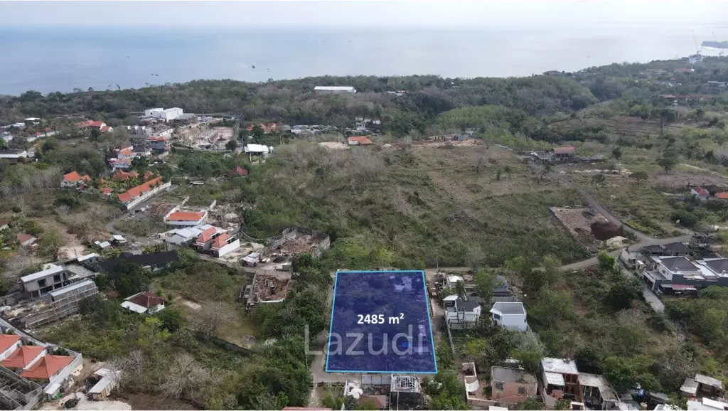 Expansive Land in Padang Padang with Promising Future Potential