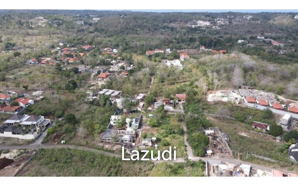 Expansive Land in Padang Padang with Promising Future Potential
