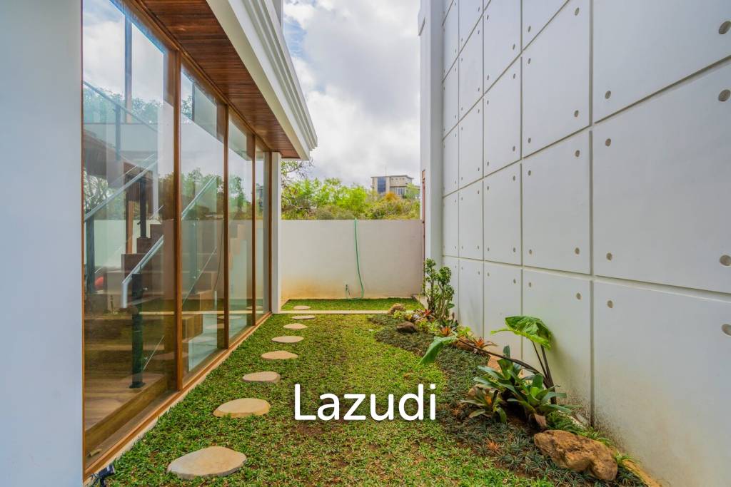 Luxury Living in Nusa Dua 4-Bedroom Completed Villa with Enclosed Living