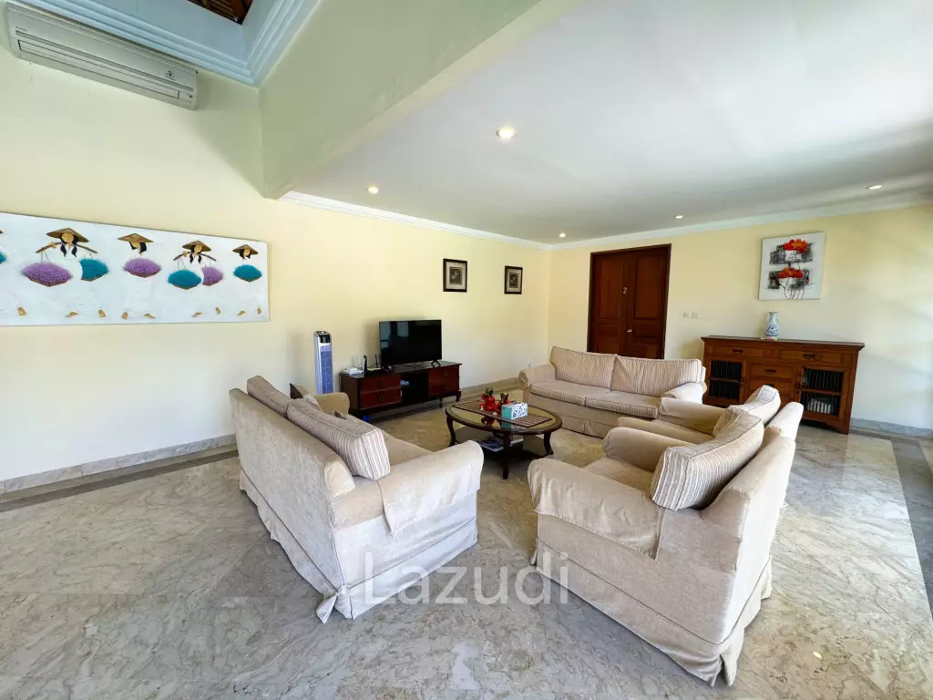EXPANSIVE VILLA WITH BEACHSIDE CONVENIENCE IN SANUR